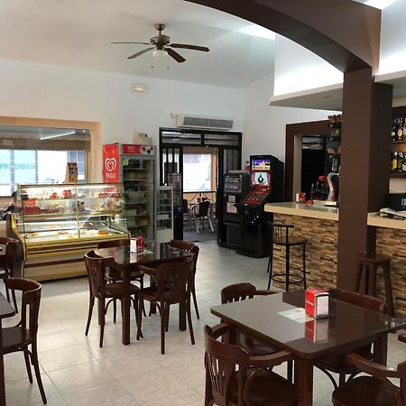 Hostal Barbate Ngoại thất bức ảnh